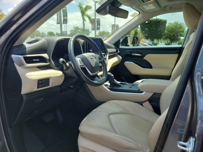 2023 Toyota Highlander LE