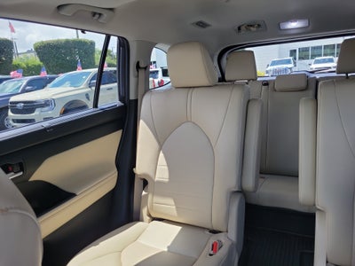 2023 Toyota Highlander LE