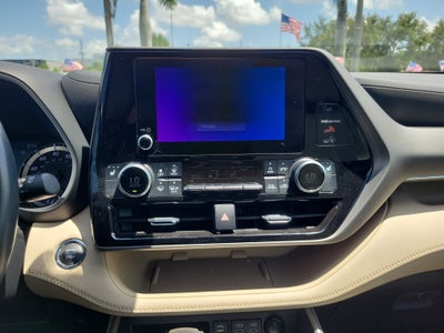 2023 Toyota Highlander LE