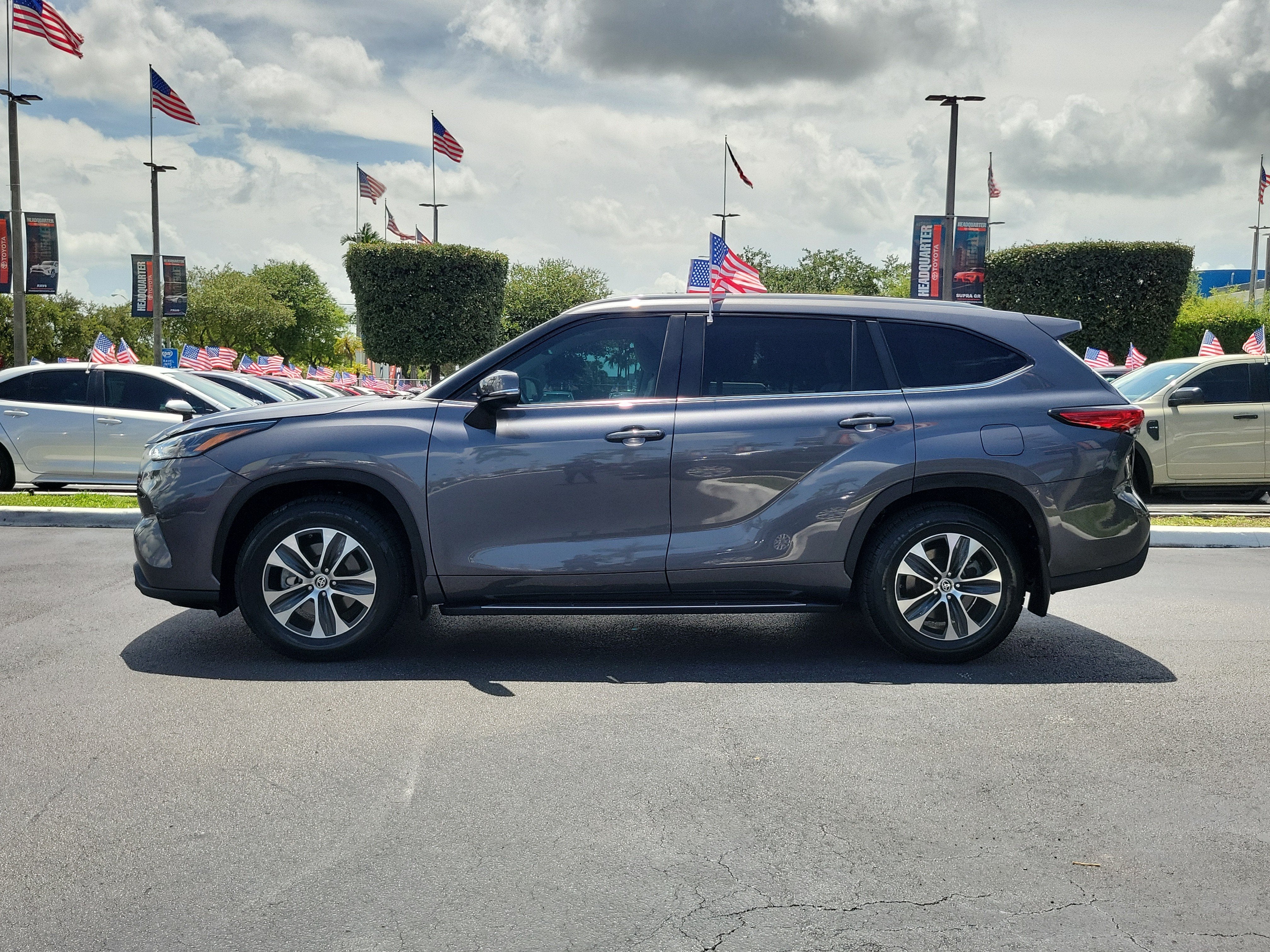 2023 Toyota Highlander LE
