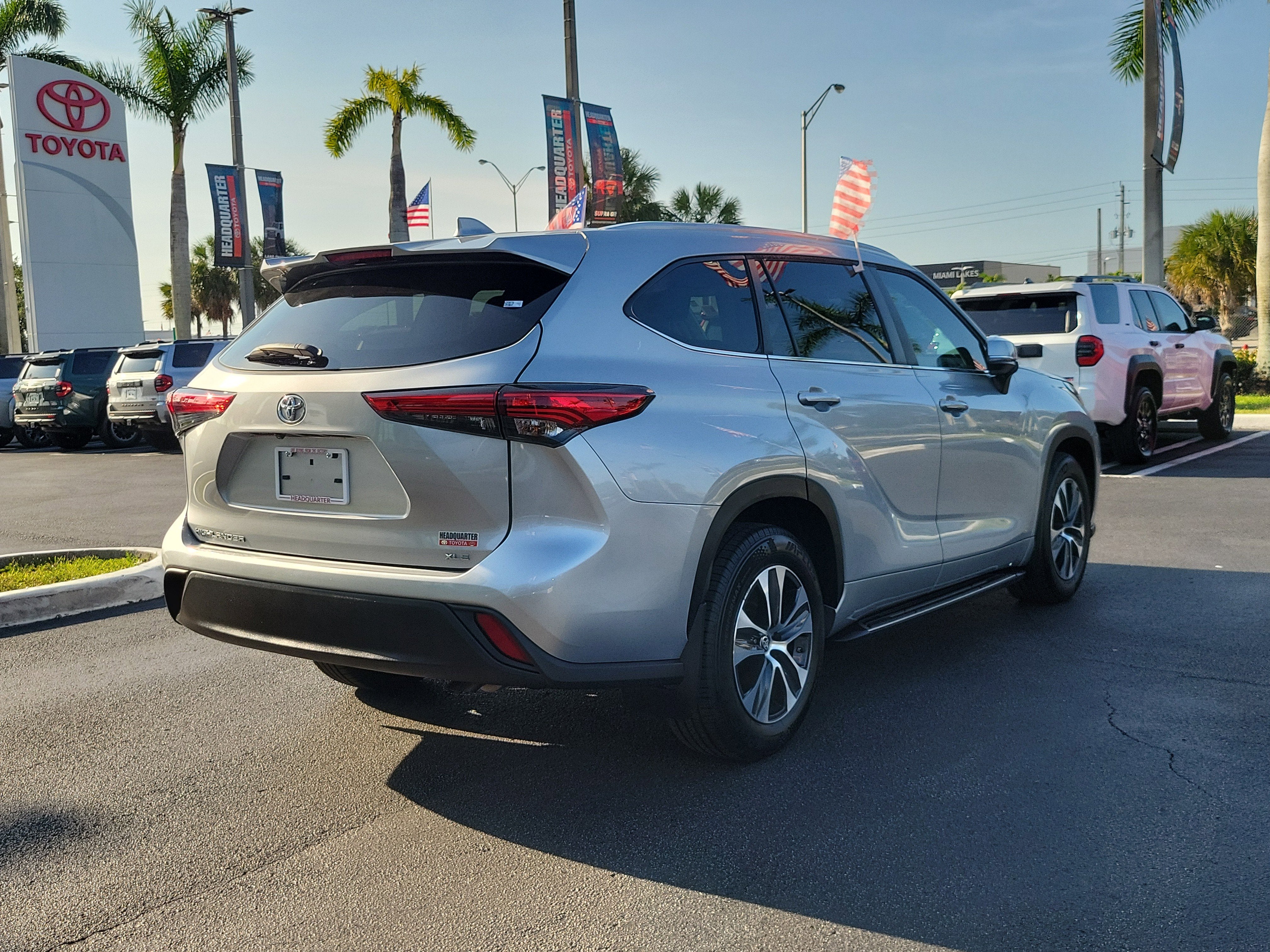 2023 Toyota Highlander Base