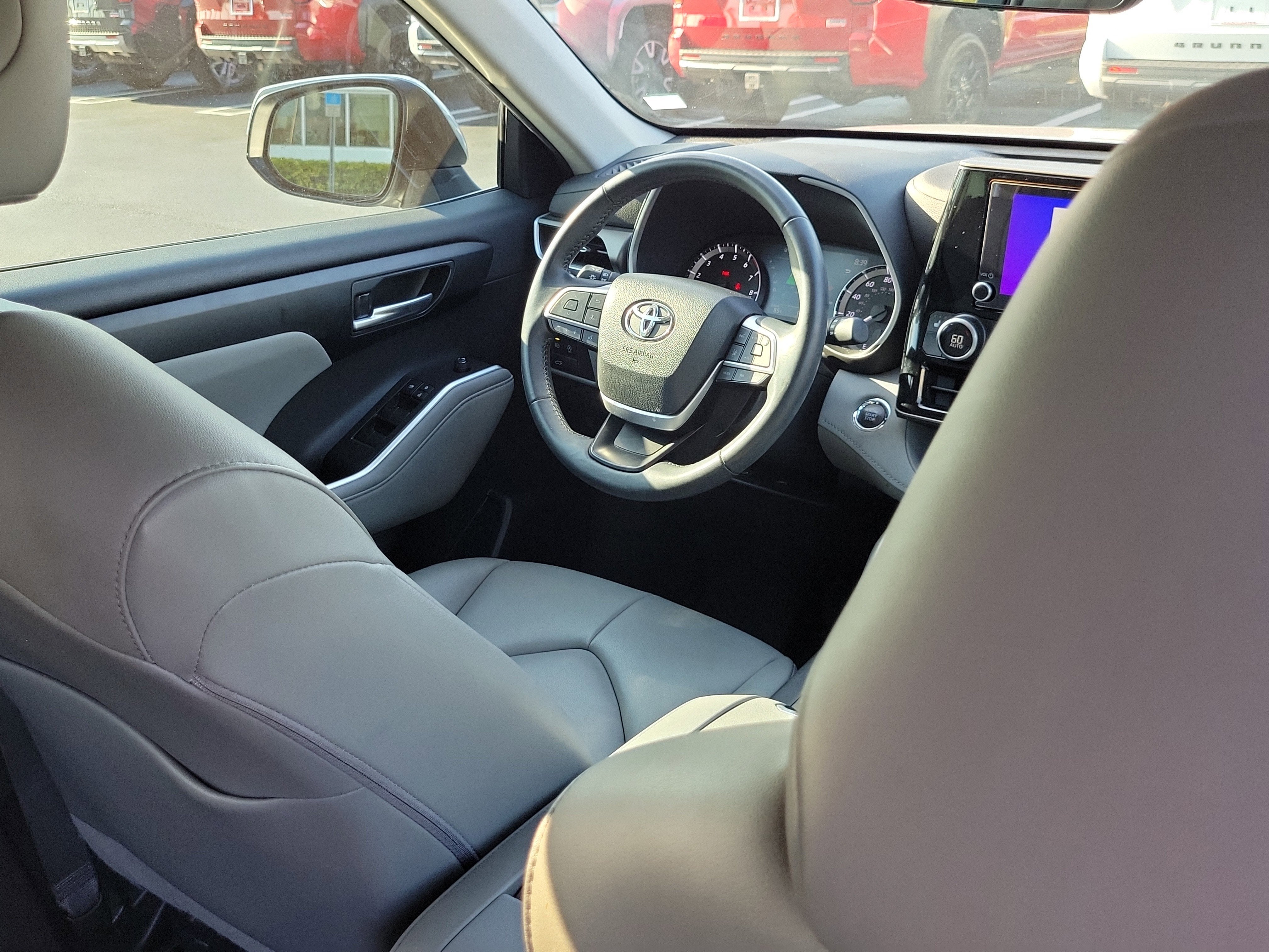 2023 Toyota Highlander Base
