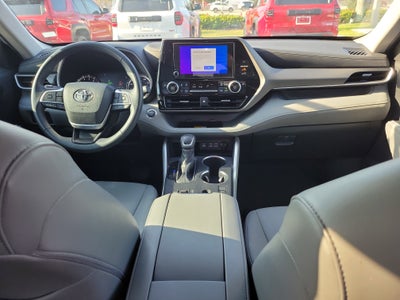 2023 Toyota Highlander Base