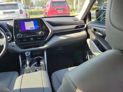 2023 Toyota Highlander Base