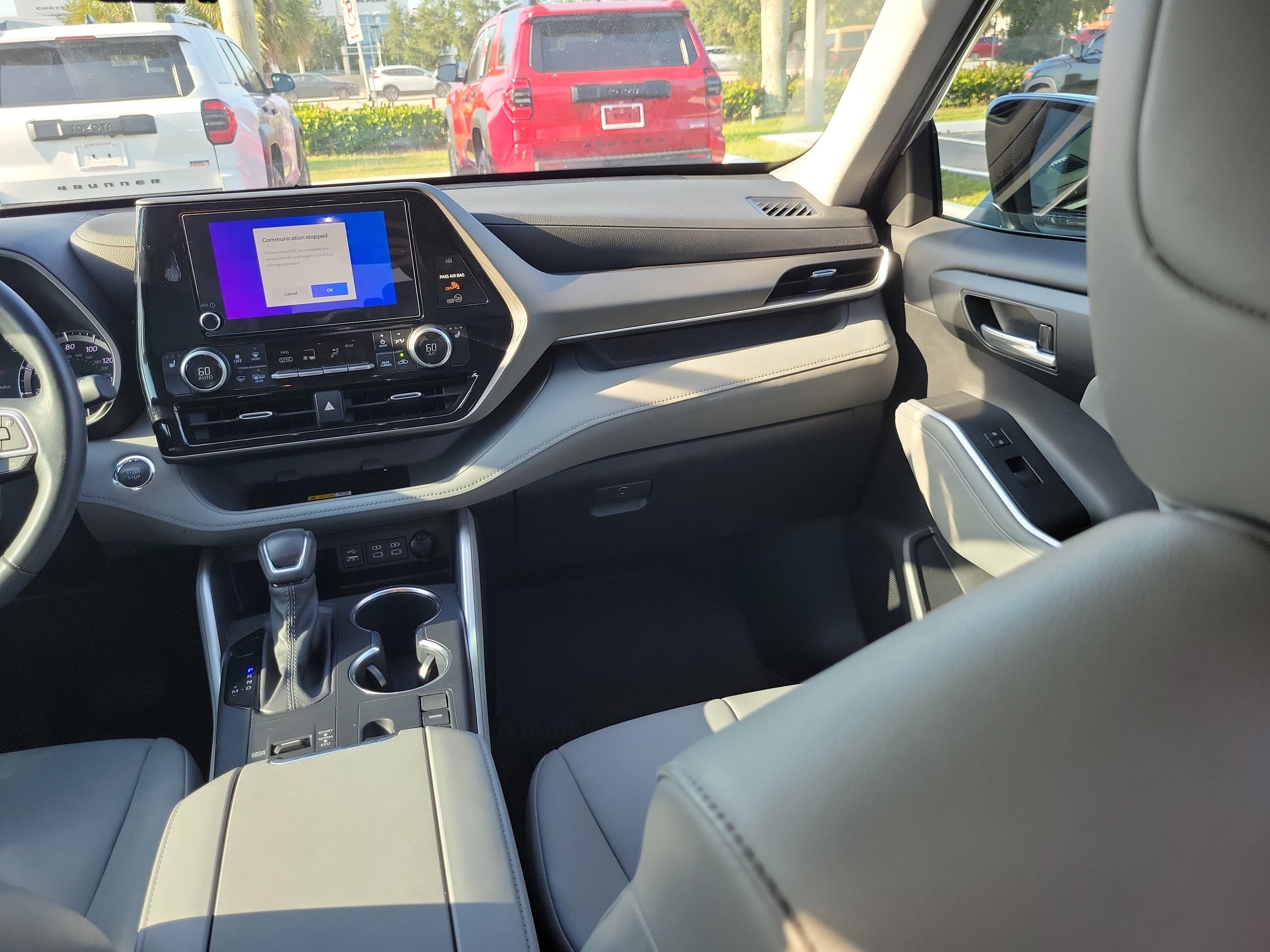 2023 Toyota Highlander Base