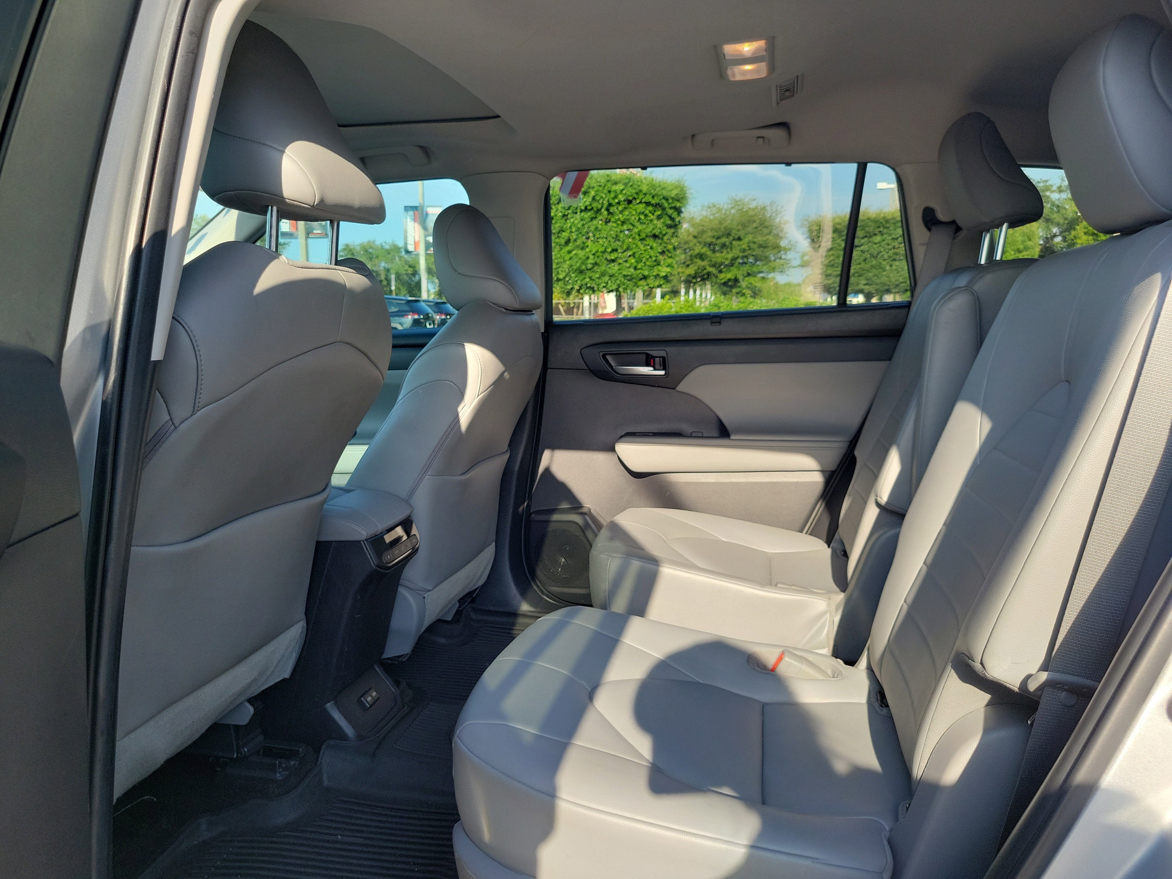 2023 Toyota Highlander Base