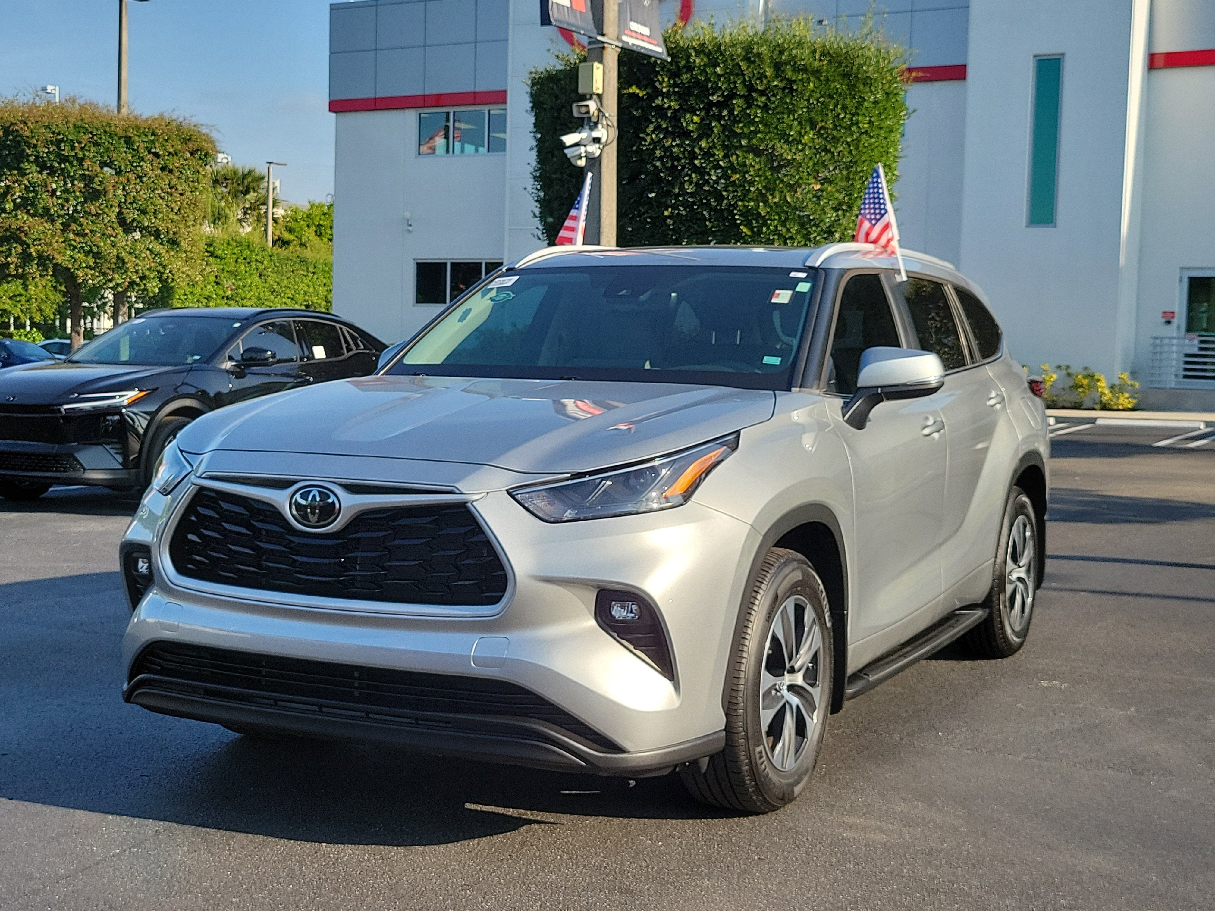 2023 Toyota Highlander Base