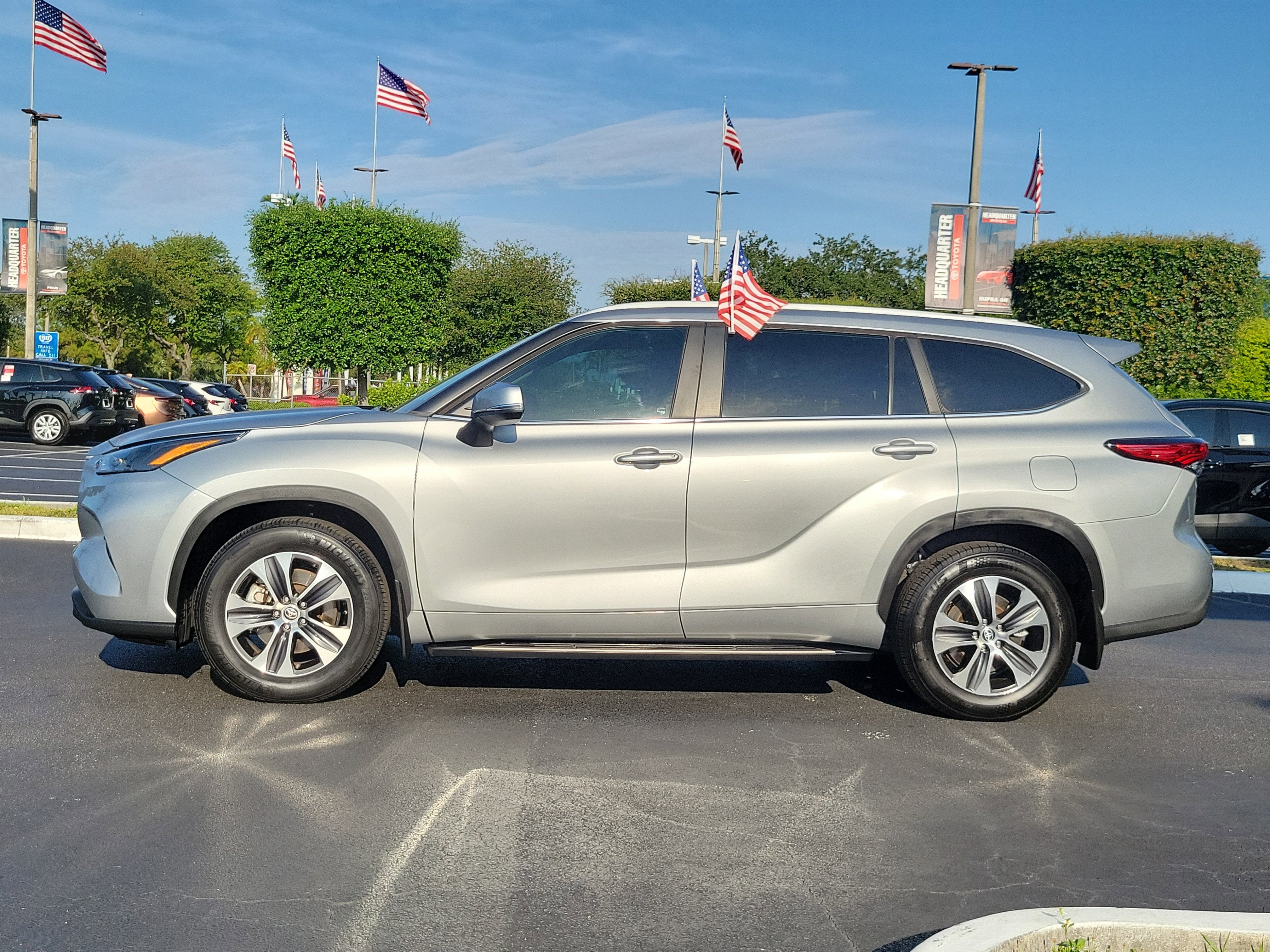2023 Toyota Highlander Base