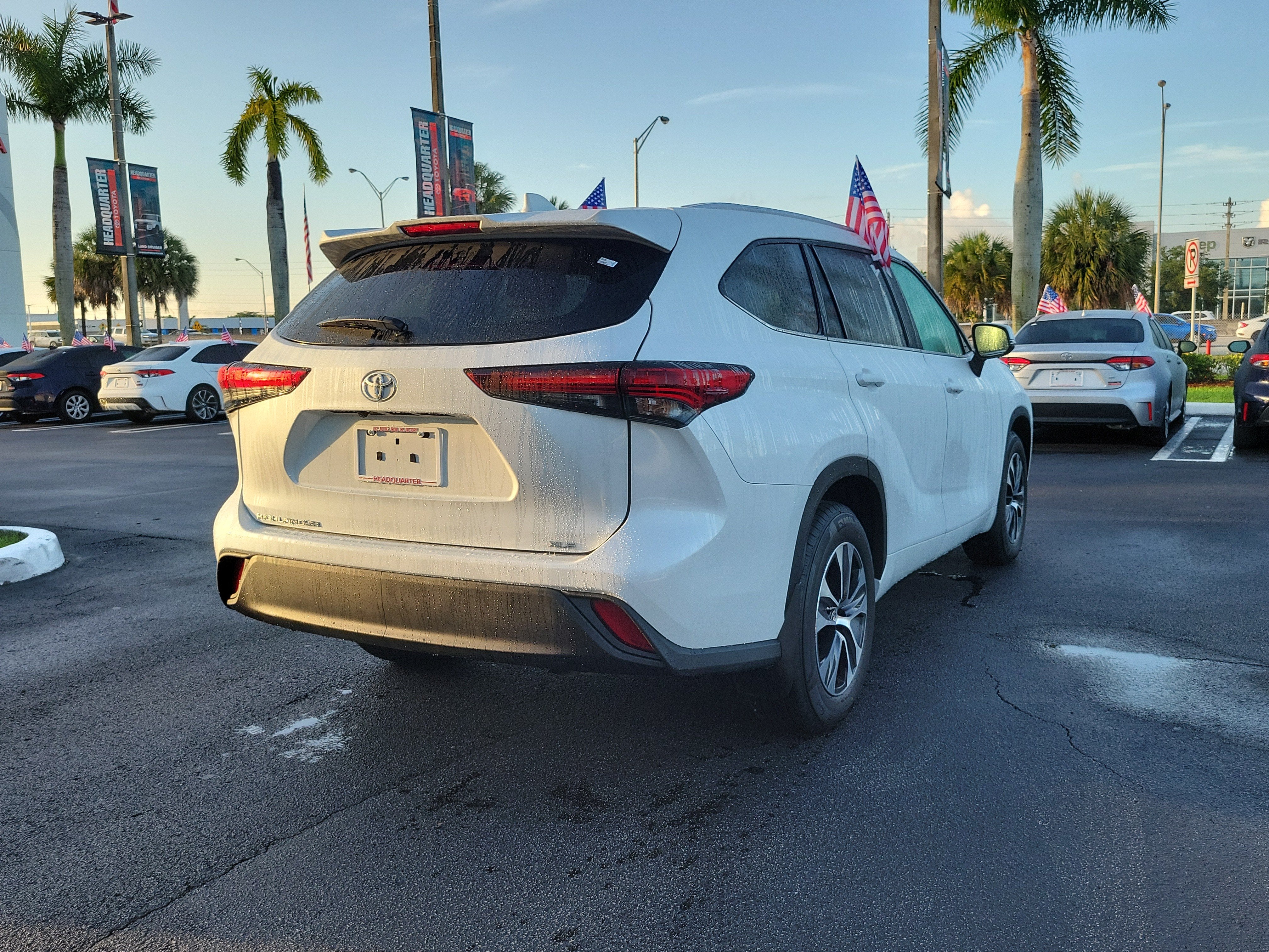 2024 Toyota Highlander LE