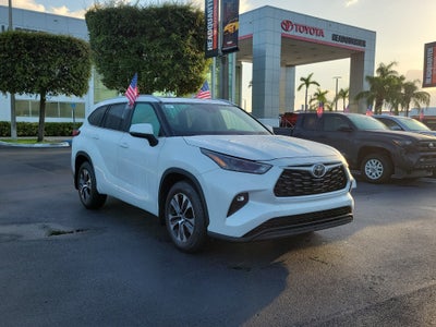 2024 Toyota Highlander LE