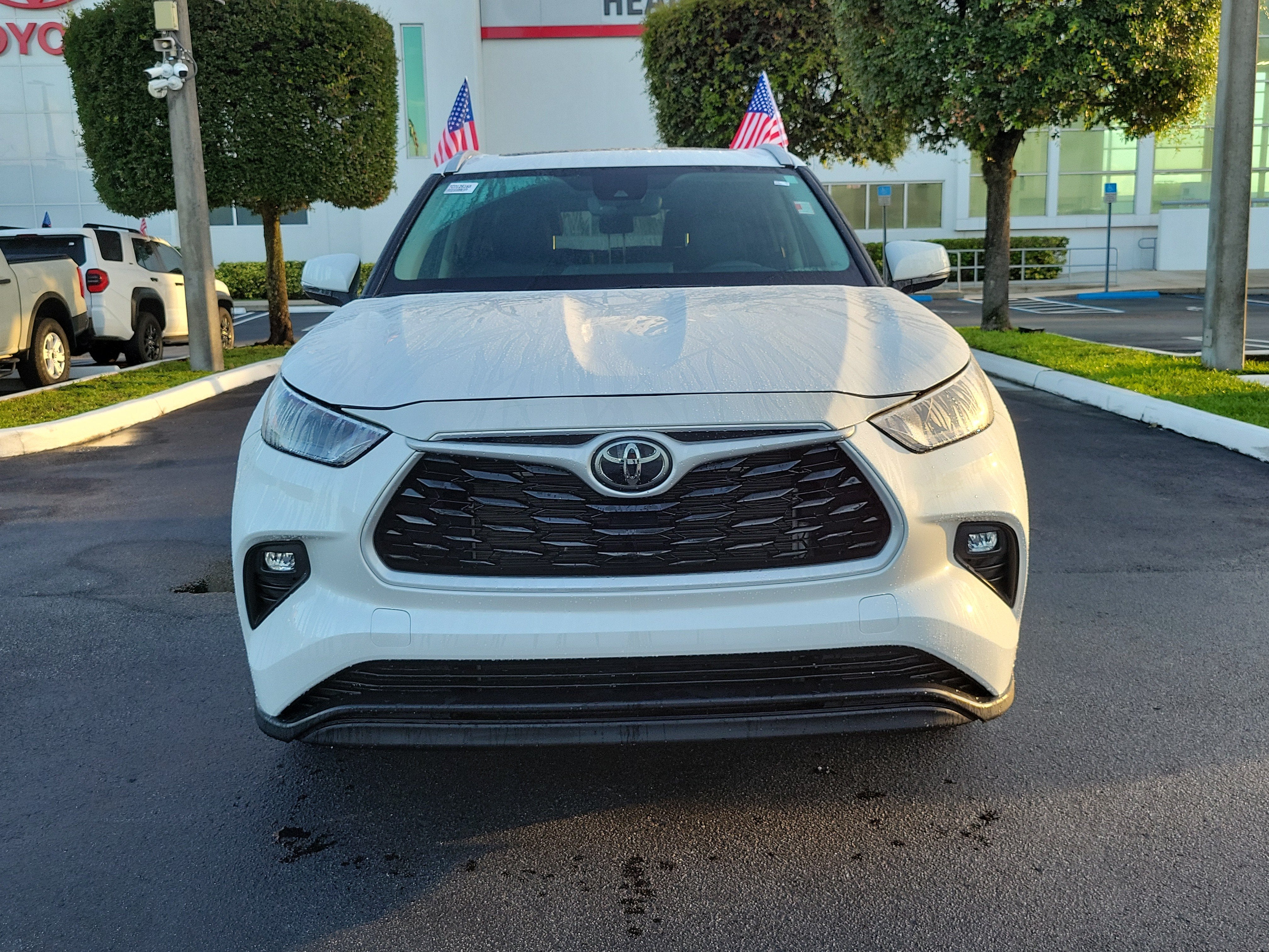 2024 Toyota Highlander LE