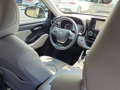 2024 Toyota Highlander LE