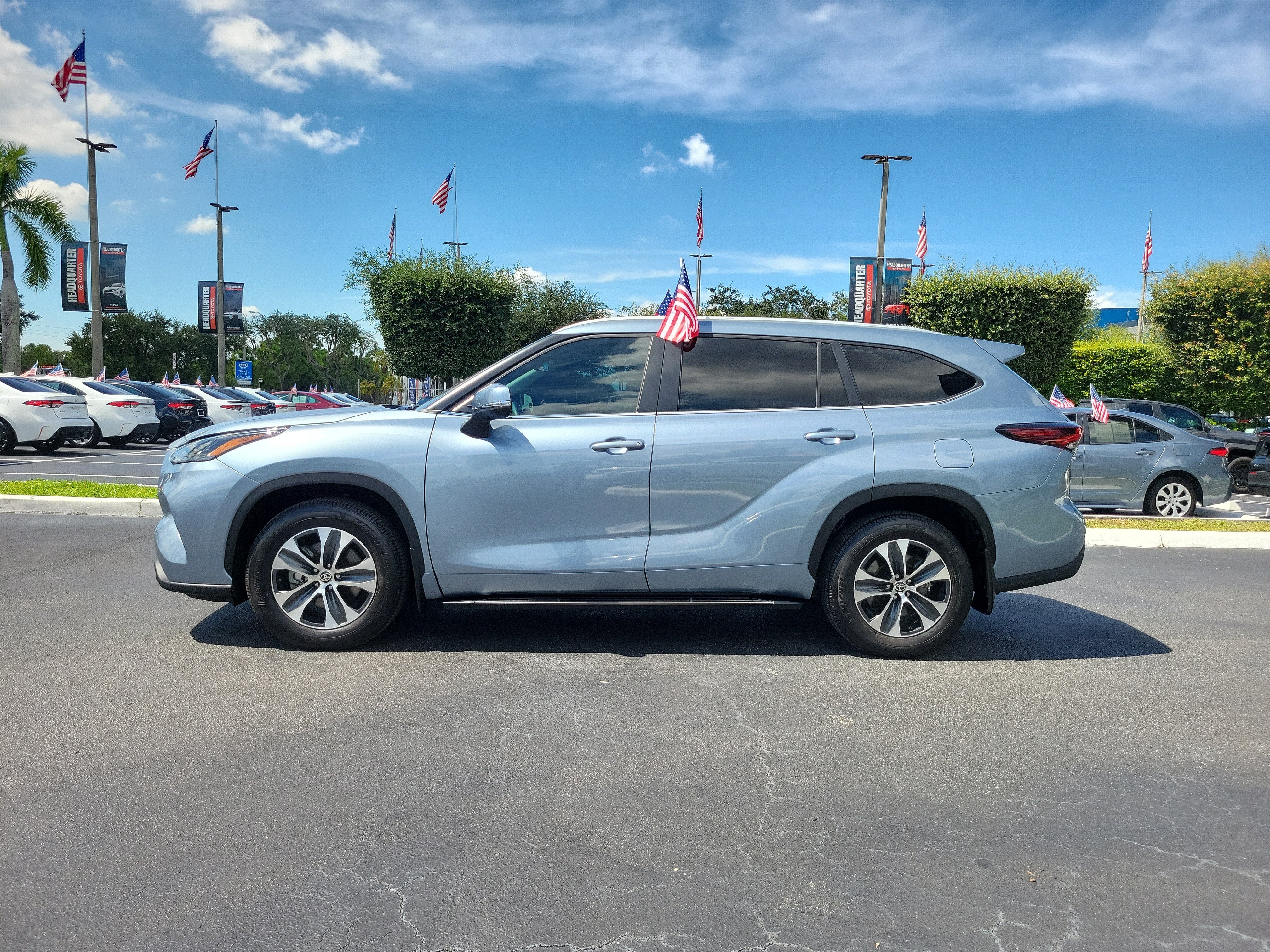 2024 Toyota Highlander LE