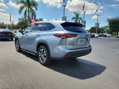 2024 Toyota Highlander LE