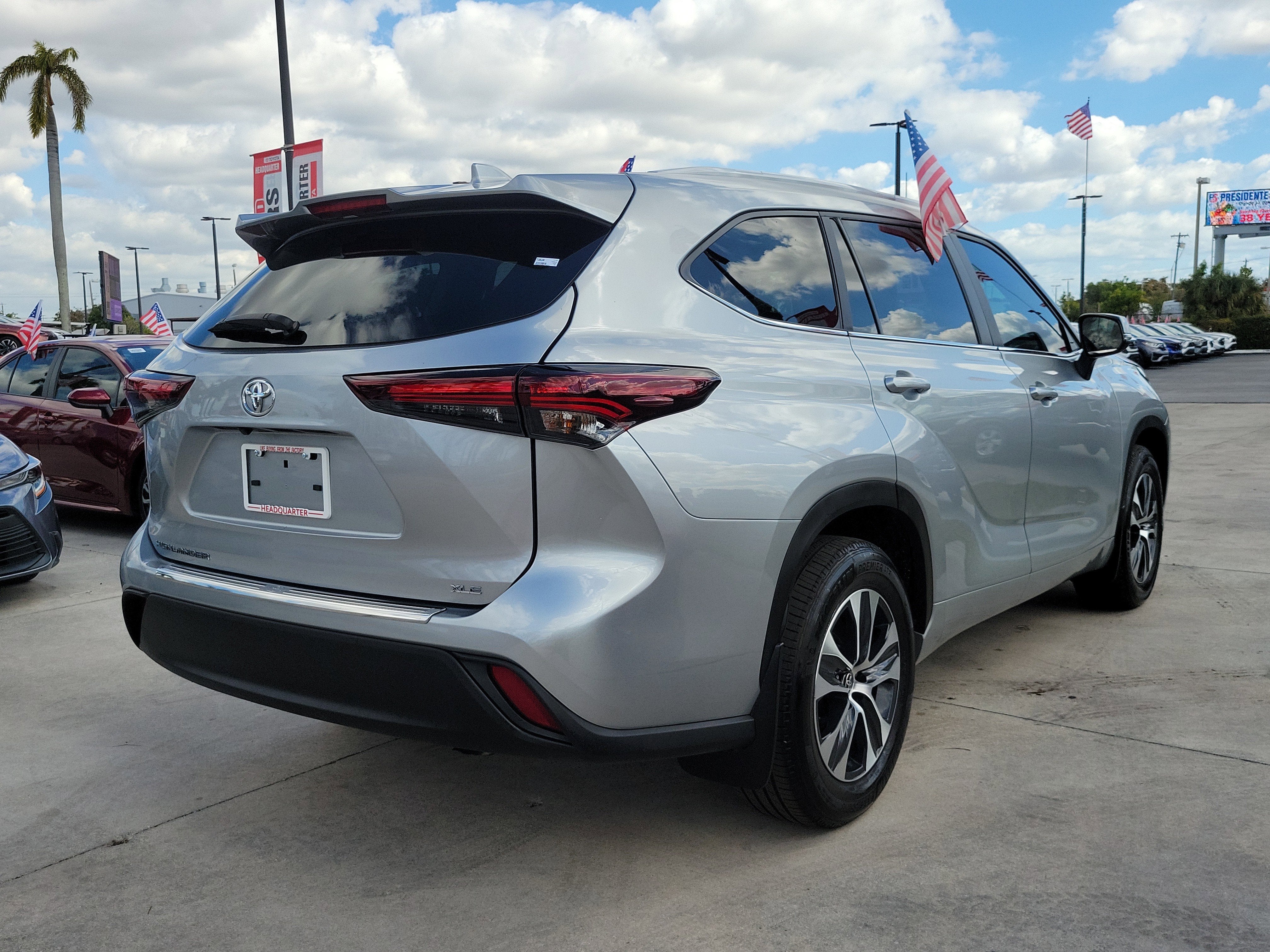 2024 Toyota Highlander LE