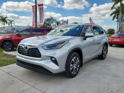 2024 Toyota Highlander LE