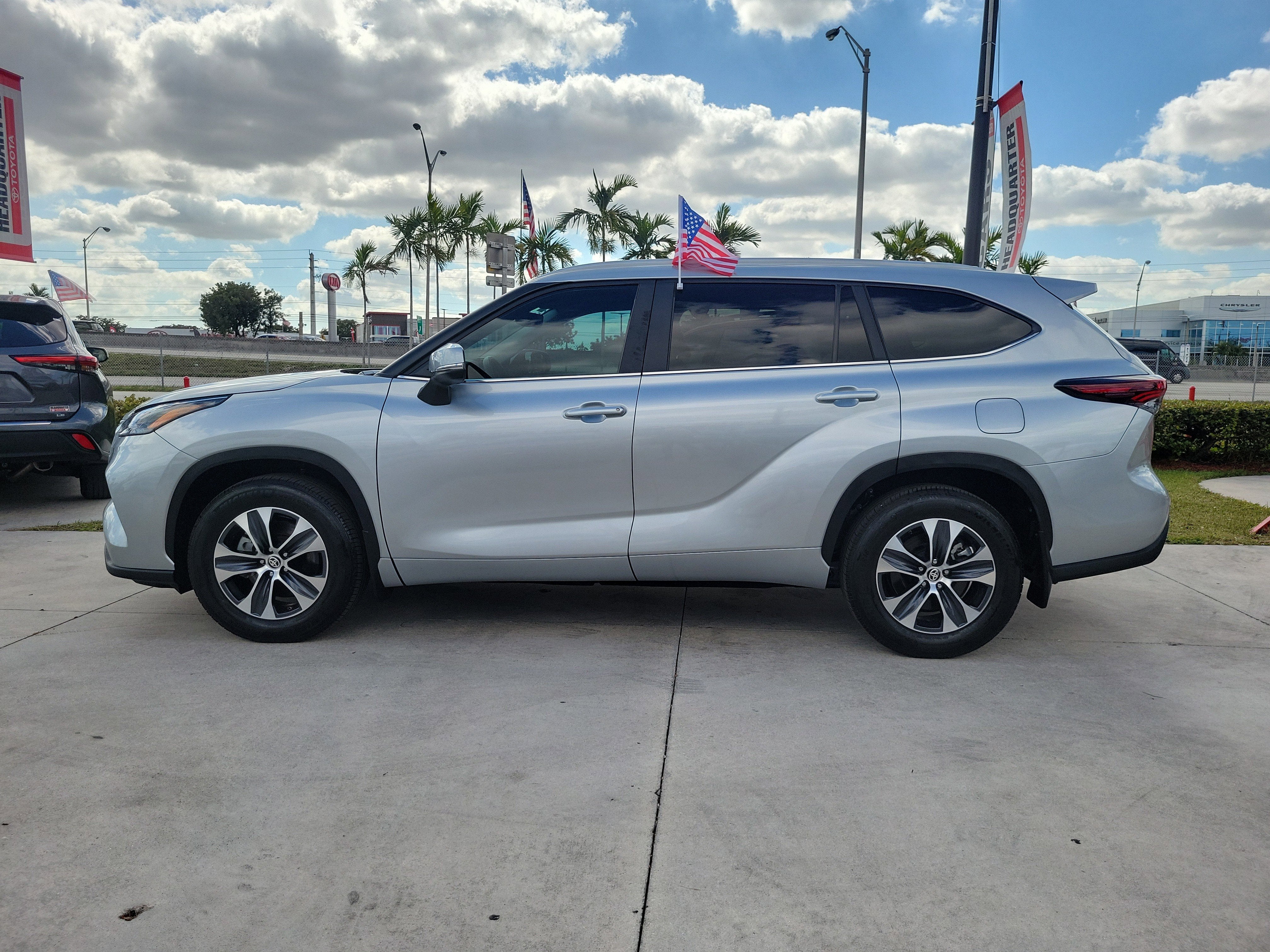 2024 Toyota Highlander LE