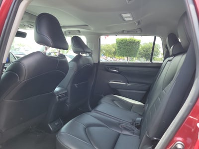 2023 Toyota Highlander Base