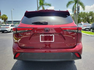 2023 Toyota Highlander Base