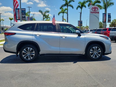 2023 Toyota Highlander XLE