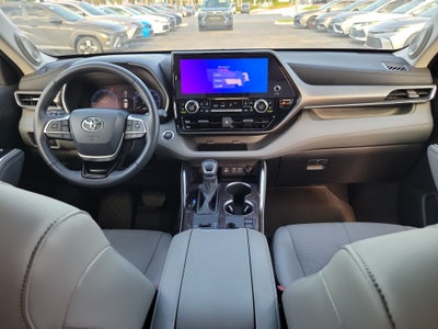 2025 Toyota Highlander LE