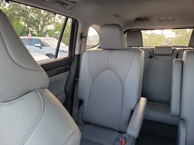 2025 Toyota Highlander LE