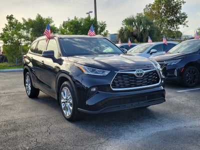2025 Toyota Highlander LE