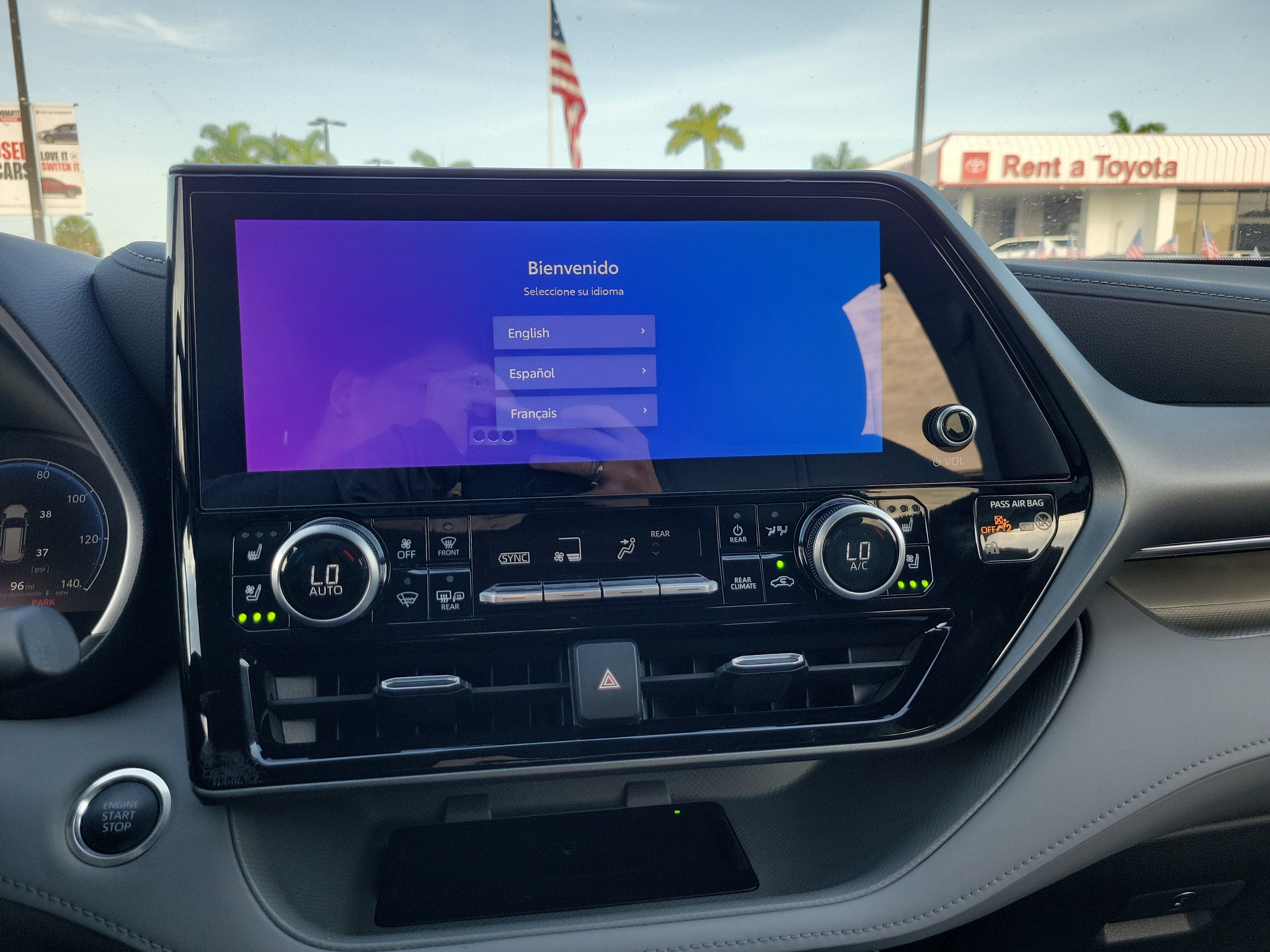 2025 Toyota Highlander LE