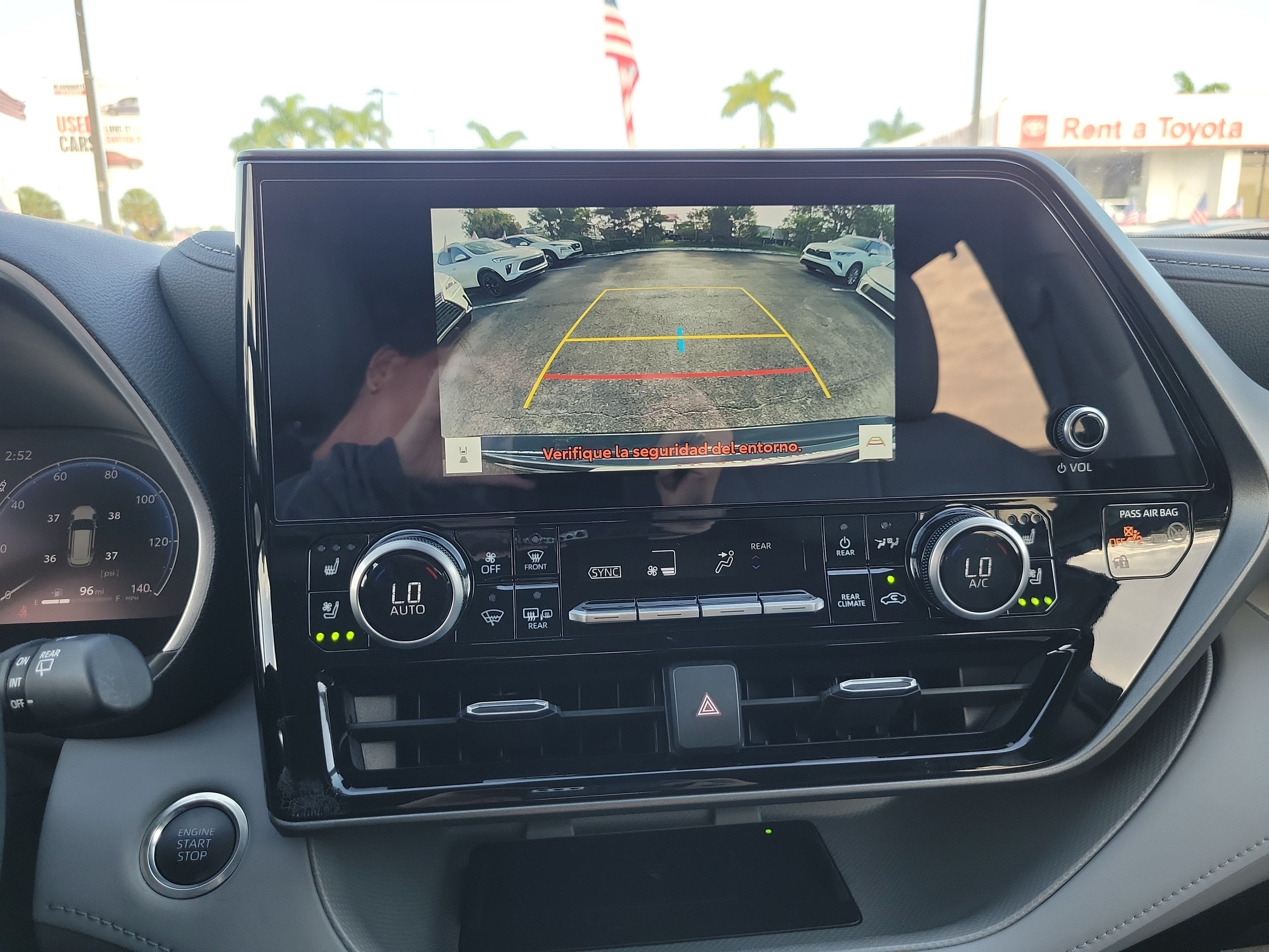 2025 Toyota Highlander LE