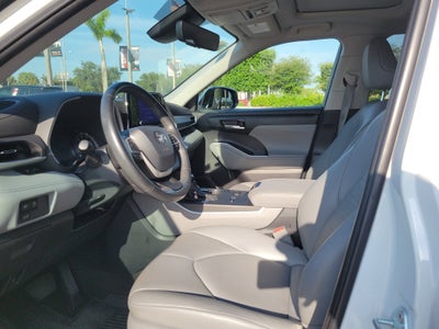 2023 Toyota Highlander LE