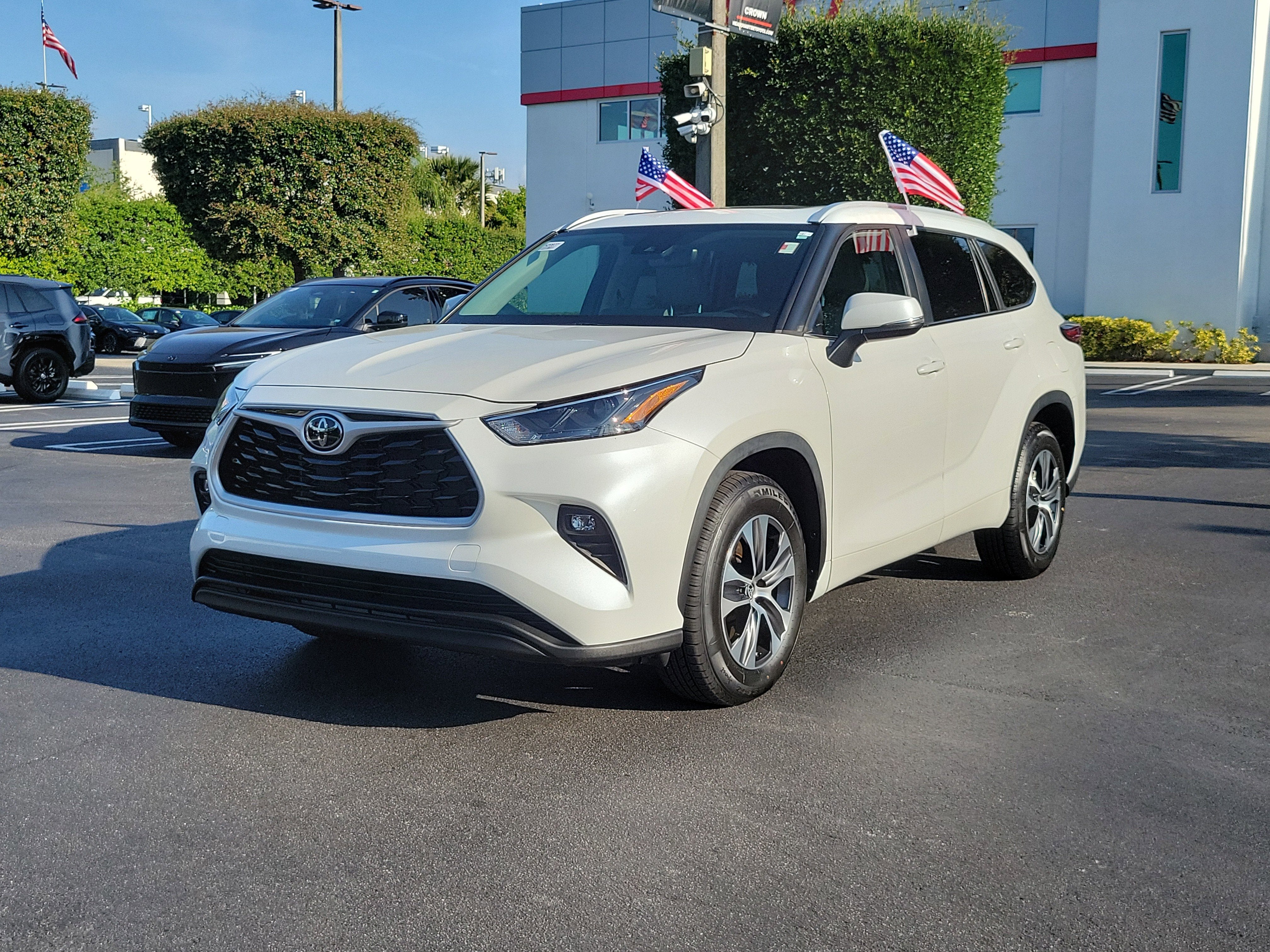 2023 Toyota Highlander LE