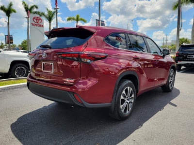 2026 Toyota Highlander Base