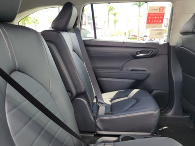 2026 Toyota Highlander Base