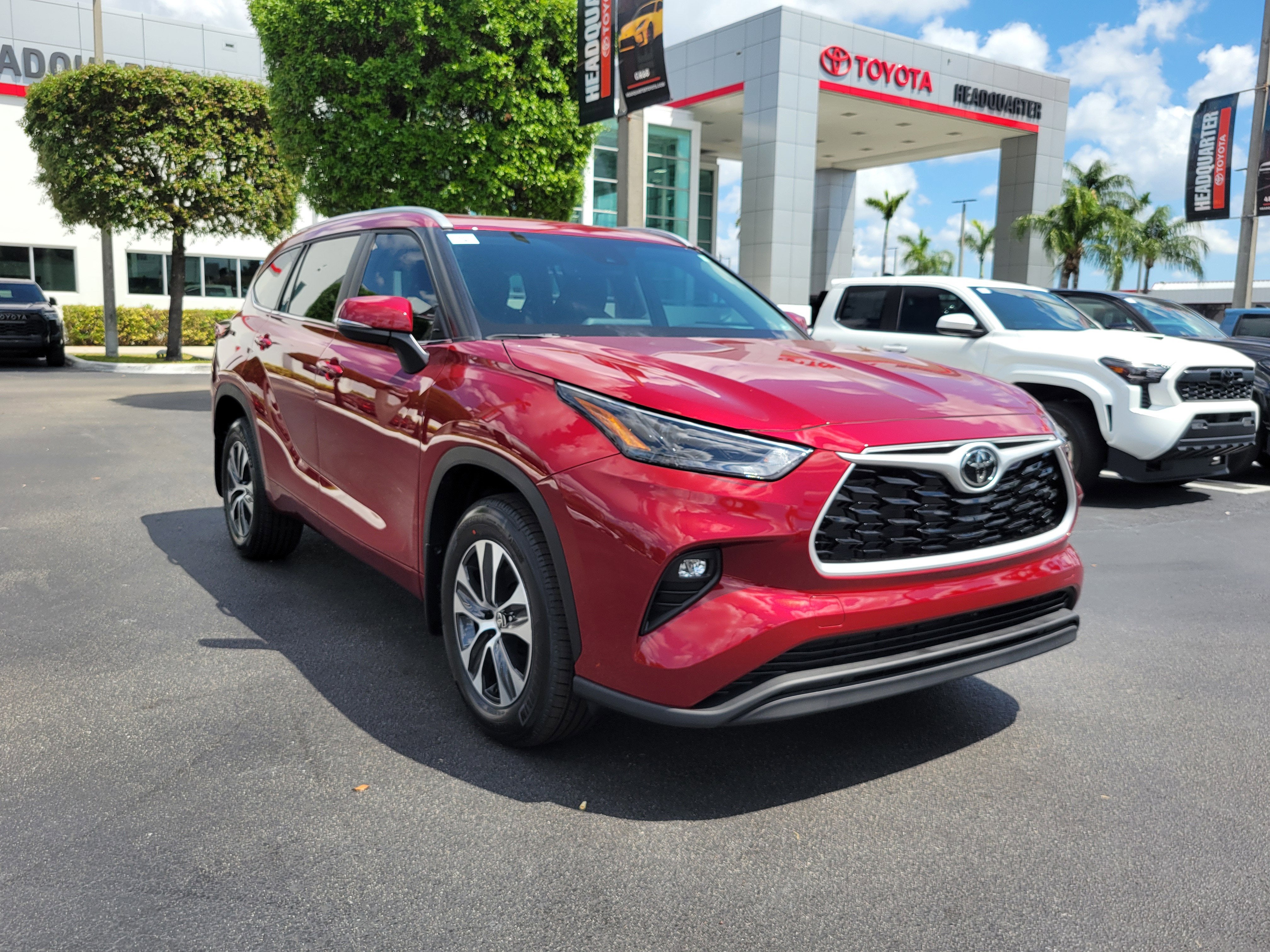 2026 Toyota Highlander Base