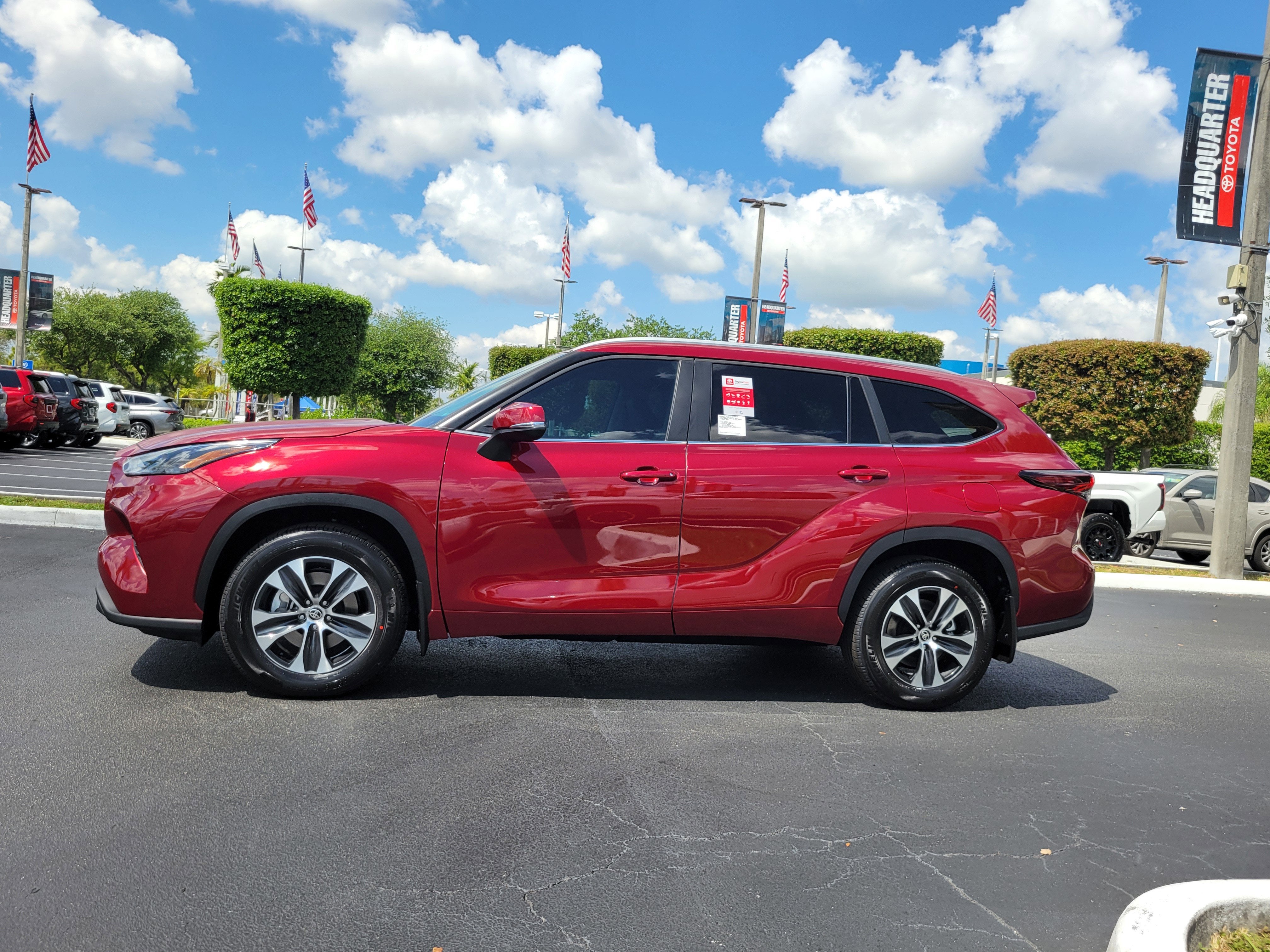 2026 Toyota Highlander Base