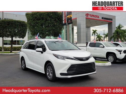2026 Toyota Sienna LE
