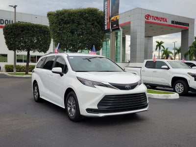 2026 Toyota Sienna LE