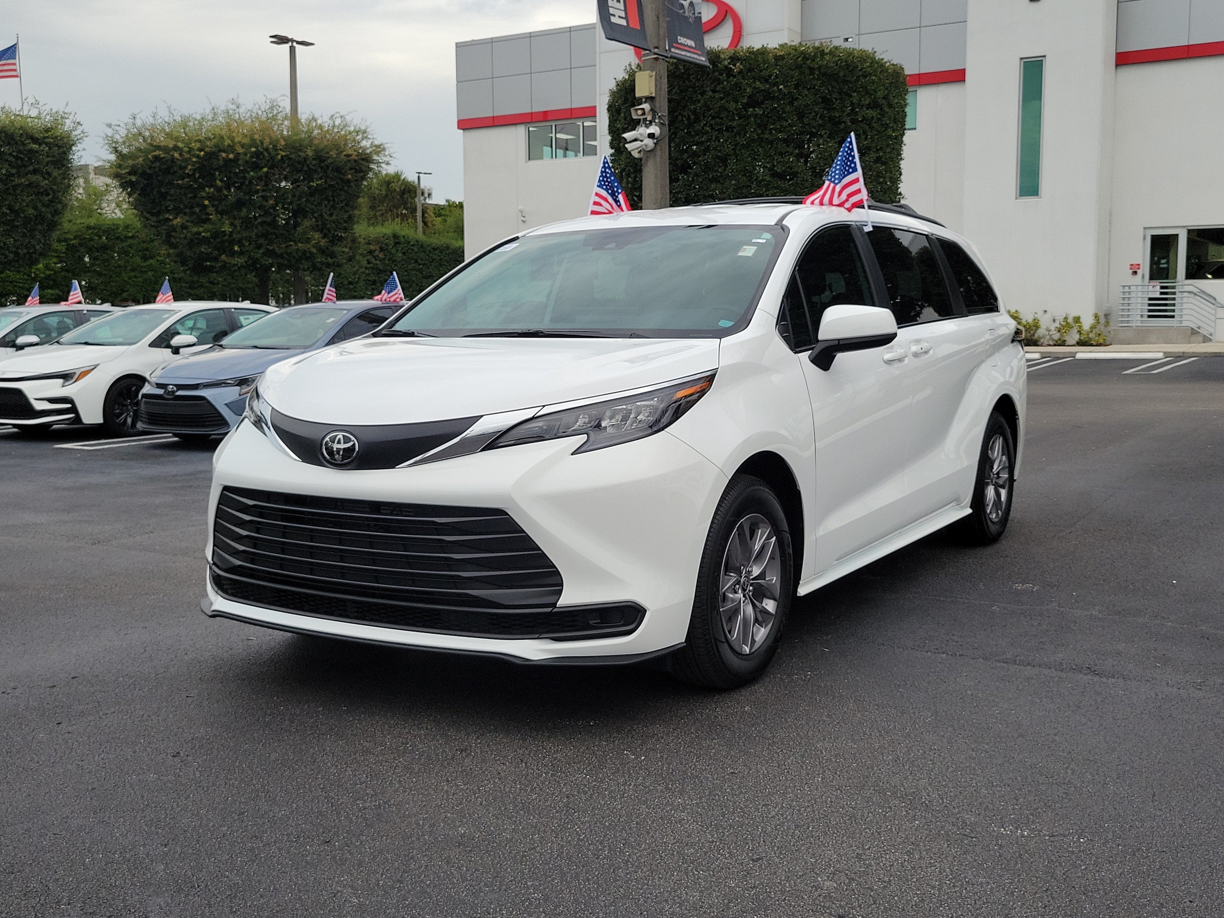 2026 Toyota Sienna LE