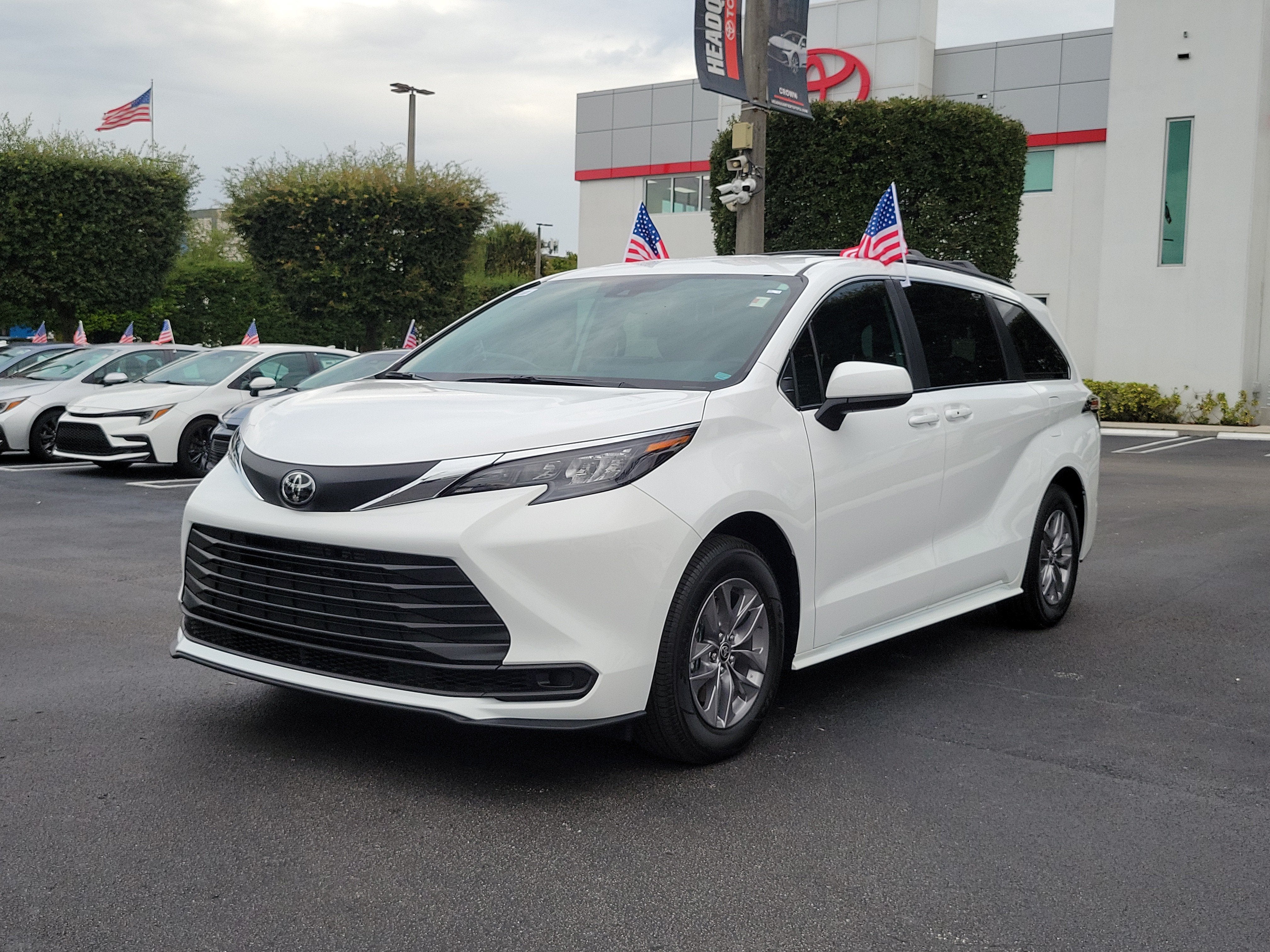 2026 Toyota Sienna LE