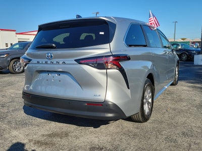 2025 Toyota Sienna XLE
