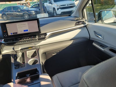 2025 Toyota Sienna XLE