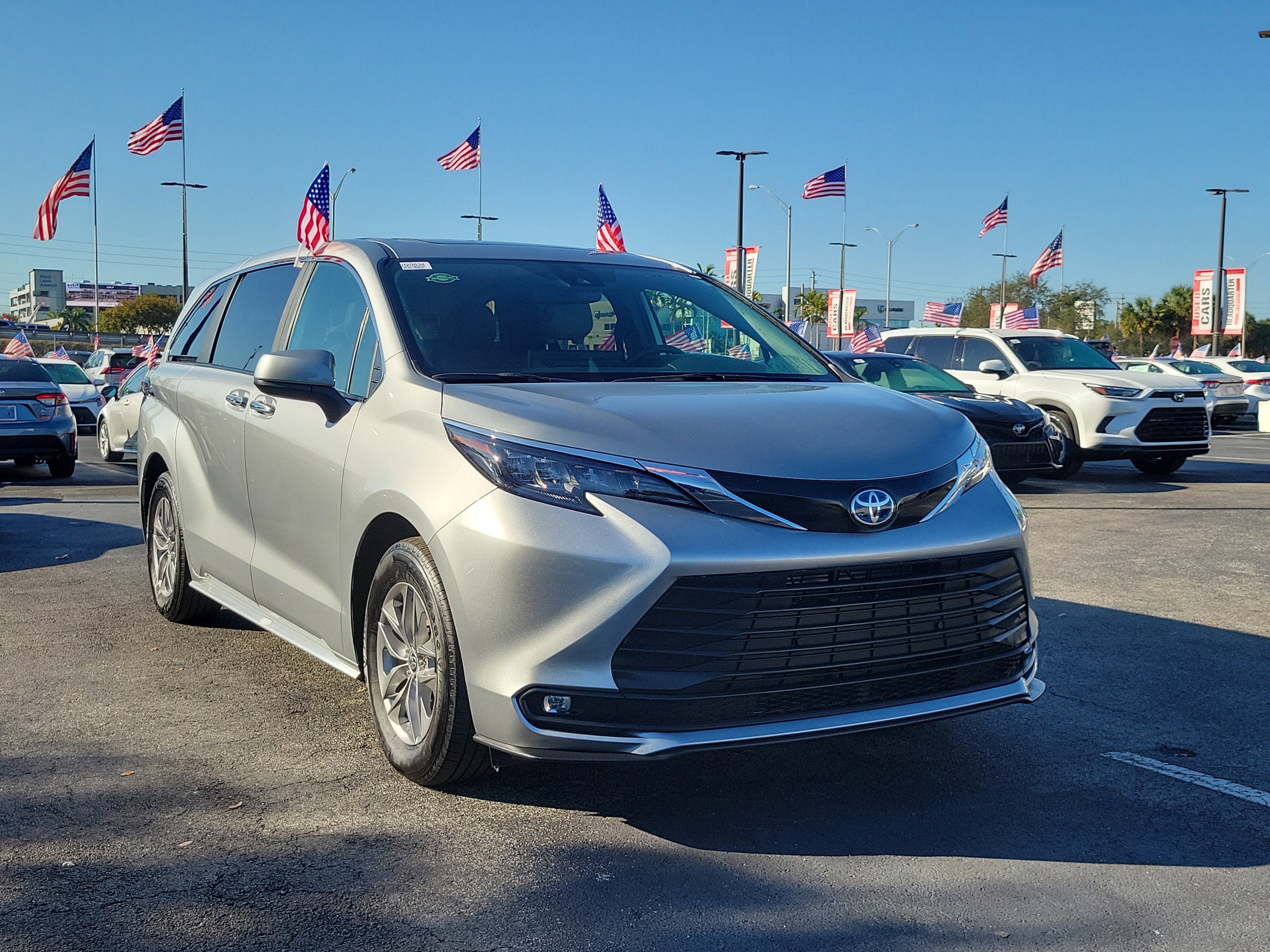 2025 Toyota Sienna XLE