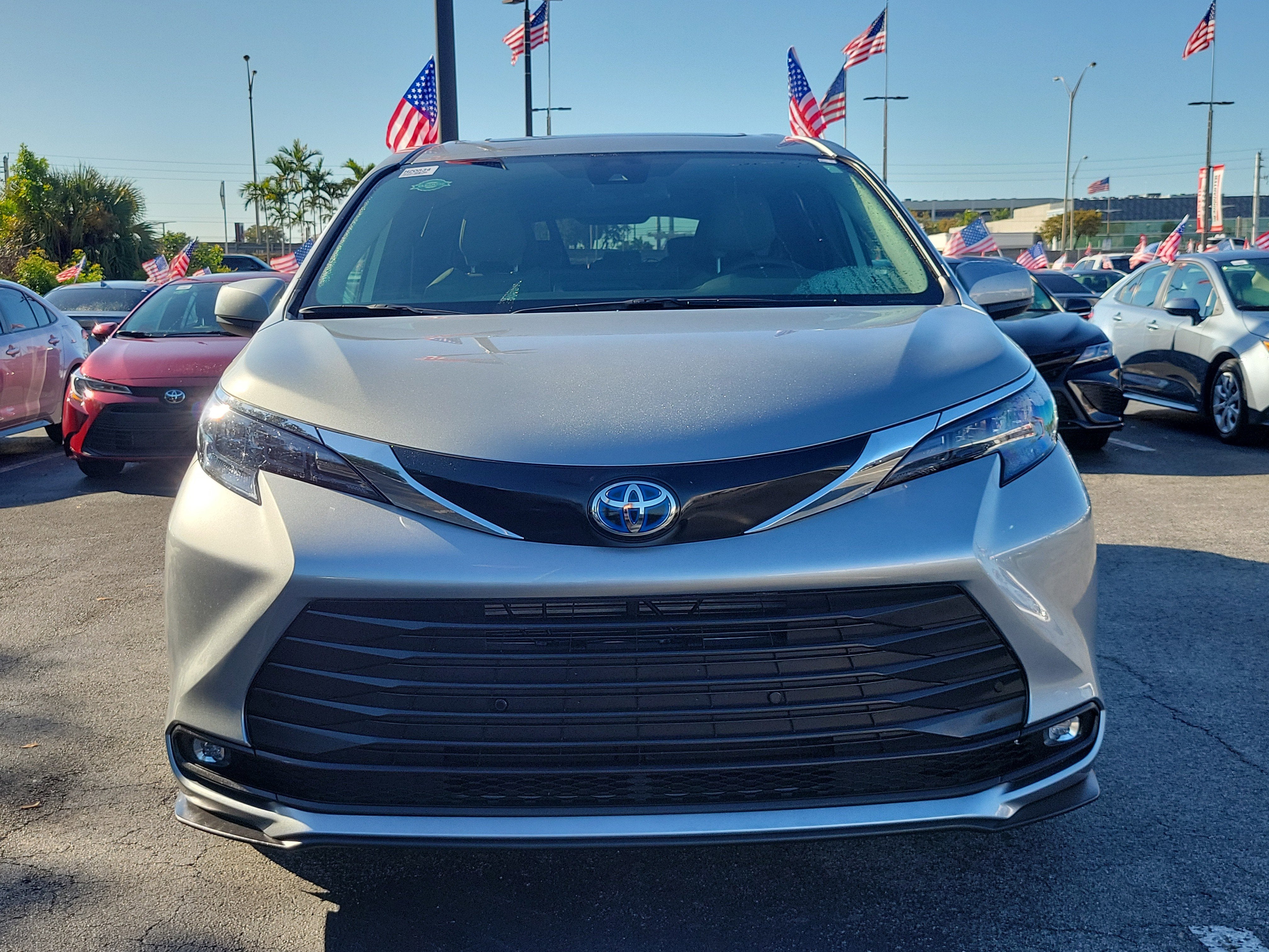 2025 Toyota Sienna XLE