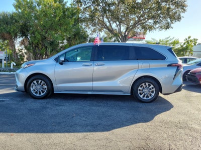 2025 Toyota Sienna XLE