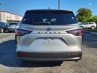 2025 Toyota Sienna XLE
