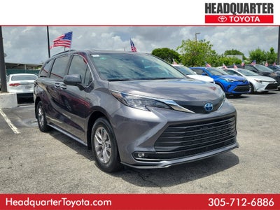 2025 Toyota Sienna XLE