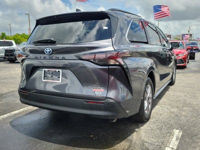 2025 Toyota Sienna XLE