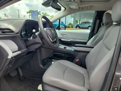 2025 Toyota Sienna XLE