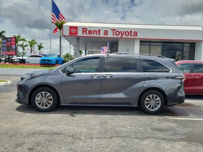 2025 Toyota Sienna XLE