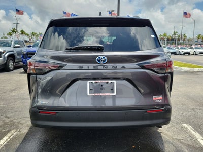 2025 Toyota Sienna XLE